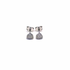 Silberne Herz-Ohrstecker mit weißem Stein